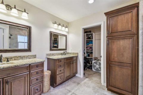 Casa en venta en Tampa, Florida, 4 dormitorios, 197.42 m2 № 1838878 - foto 29