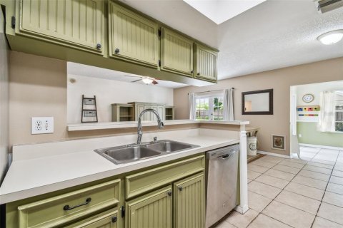 Casa en venta en Tampa, Florida, 4 dormitorios, 197.42 m2 № 1838878 - foto 19