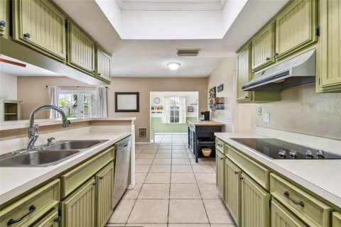 Casa en venta en Tampa, Florida, 4 dormitorios, 197.42 m2 № 1838878 - foto 15
