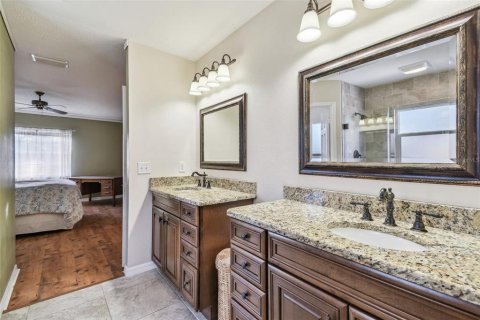 Casa en venta en Tampa, Florida, 4 dormitorios, 197.42 m2 № 1838878 - foto 30