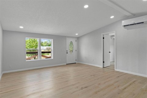 Casa en venta en Spring Hill, Florida, 4 dormitorios, 141.21 m2 № 1910598 - foto 11