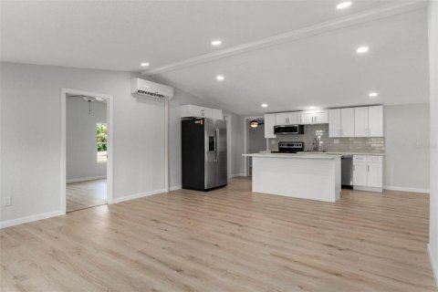 Casa en venta en Spring Hill, Florida, 4 dormitorios, 141.21 m2 № 1910598 - foto 10