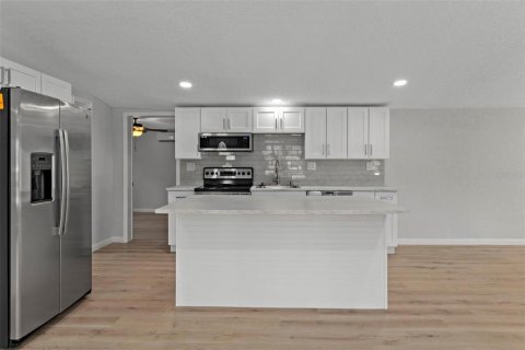 Casa en venta en Spring Hill, Florida, 4 dormitorios, 141.21 m2 № 1910598 - foto 13