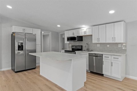 Casa en venta en Spring Hill, Florida, 4 dormitorios, 141.21 m2 № 1910598 - foto 17