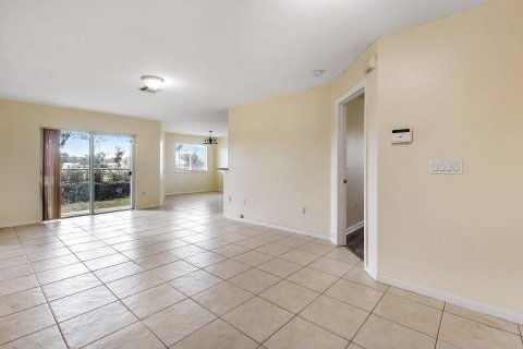Appartement à louer à Coral Springs, Floride: 3 chambres, 501.02 m2 № 2147145 - photo 6