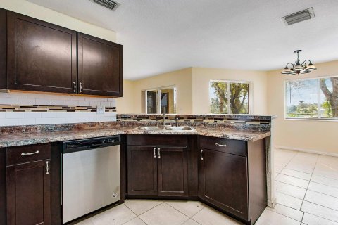 Appartement à louer à Coral Springs, Floride: 3 chambres, 501.02 m2 № 2147145 - photo 3