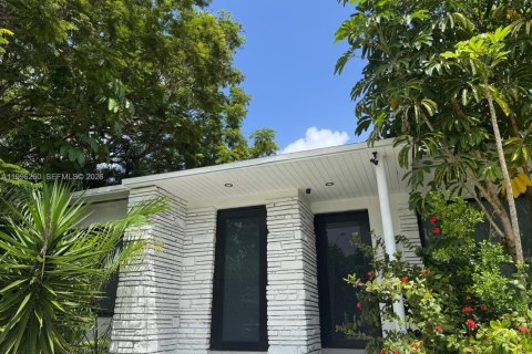 Коммерческая недвижимость в Майами, Флорида 286.23м2 № 2060815