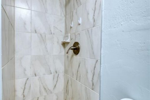 Immobilier commercial à vendre à Bradenton, Floride: 321.07 m2 № 1912017 - photo 18