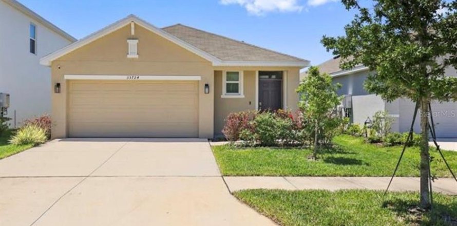 House in Zephyrhills, Florida 2 bedrooms, 83.61 sq.m. № 2376777