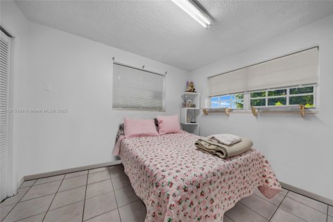 Commercial property in Miami, Florida № 1766779 - photo 14