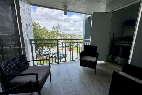 Купить кондоминиум в Катлер-Бей, Флорида 2 спальни, 103.4м2, № 1954128 - фото 30