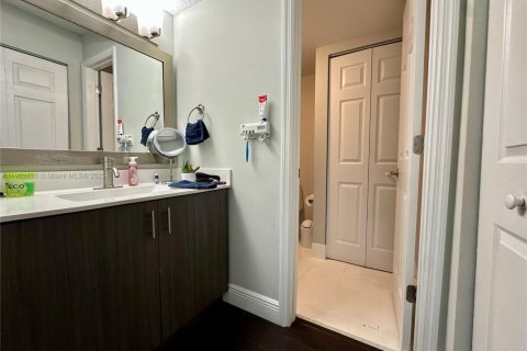 Купить кондоминиум в Катлер-Бей, Флорида 2 спальни, 103.4м2, № 1954128 - фото 24