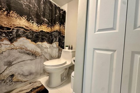 Купить кондоминиум в Катлер-Бей, Флорида 2 спальни, 103.4м2, № 1954128 - фото 26