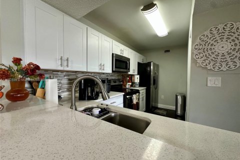 Купить кондоминиум в Катлер-Бей, Флорида 2 спальни, 103.4м2, № 1954128 - фото 9