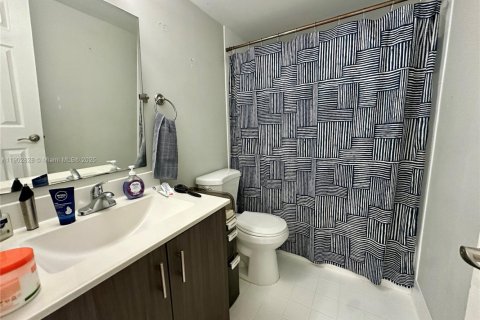 Купить кондоминиум в Катлер-Бей, Флорида 2 спальни, 103.4м2, № 1954128 - фото 25