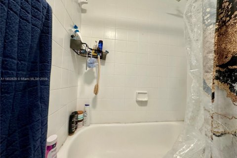 Купить кондоминиум в Катлер-Бей, Флорида 2 спальни, 103.4м2, № 1954128 - фото 21