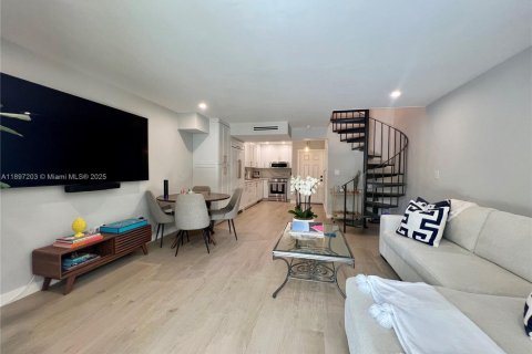 Снять в аренду кондоминиум в Майами, Флорида 2 спальни, 139.35м2, № 1948740 - фото 13