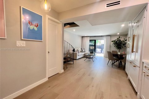 Снять в аренду кондоминиум в Майами, Флорида 2 спальни, 139.35м2, № 1948740 - фото 11