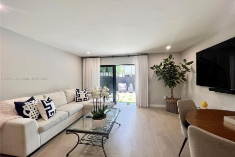 Снять в аренду кондоминиум в Майами, Флорида 2 спальни, 139.35м2, № 1948740 - фото 14