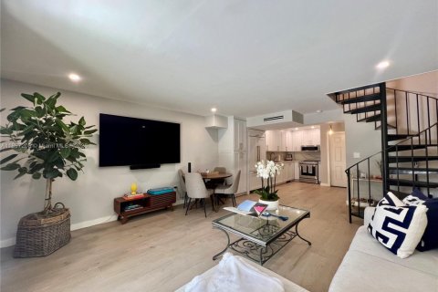 Снять в аренду кондоминиум в Майами, Флорида 2 спальни, 139.35м2, № 1948740 - фото 4