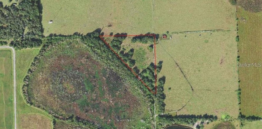 Land in Kissimmee, Florida № 1910435