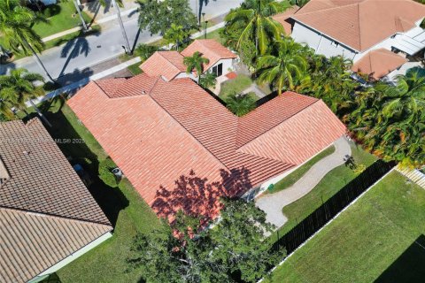 Casa en venta en Miramar, Florida, 4 dormitorios, 255.39 m2 № 1756739 - foto 5