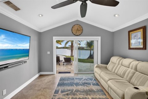 House in Oakland Park, Florida 3 bedrooms, 160.44 sq.m. № 2027330 - photo 21