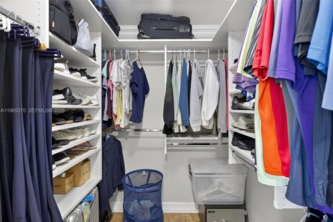 House in Oakland Park, Florida 3 bedrooms, 160.44 sq.m. № 2027330 - photo 28