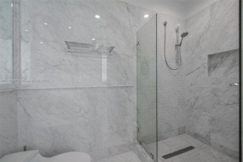 Купить кондоминиум в Санни-Айлс-Бич, Флорида 2 спальни, 192.31м2, № 1957496 - фото 20