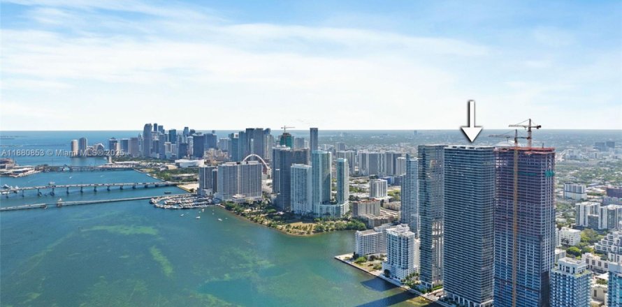 Condominio en Miami, Florida, 1 dormitorio № 1922344