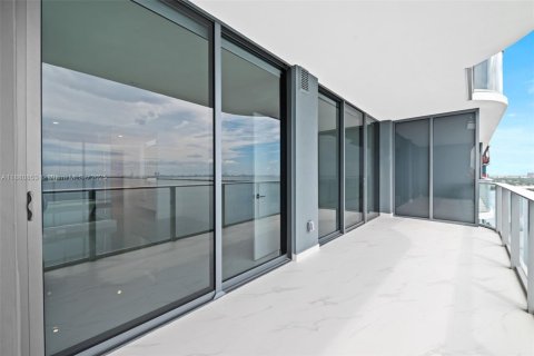 Condominio en alquiler en Miami, Florida, 1 dormitorio, 100.8 m2 № 1922344 - foto 28