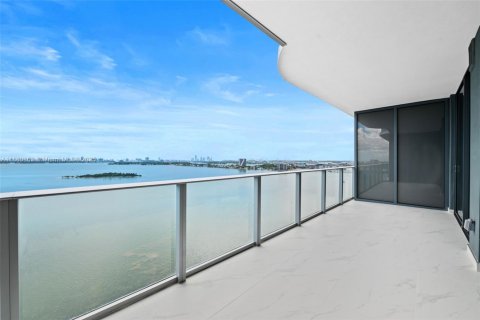Condominio en alquiler en Miami, Florida, 1 dormitorio, 100.8 m2 № 1922344 - foto 29