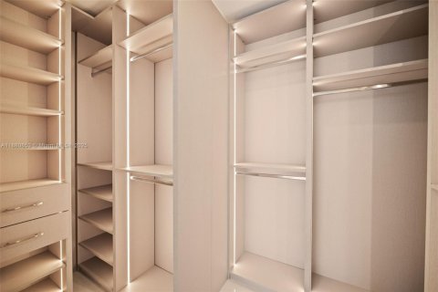 Condominio en alquiler en Miami, Florida, 1 dormitorio, 100.8 m2 № 1922344 - foto 20