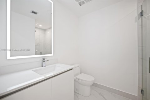 Condominio en alquiler en Miami, Florida, 1 dormitorio, 100.8 m2 № 1922344 - foto 23
