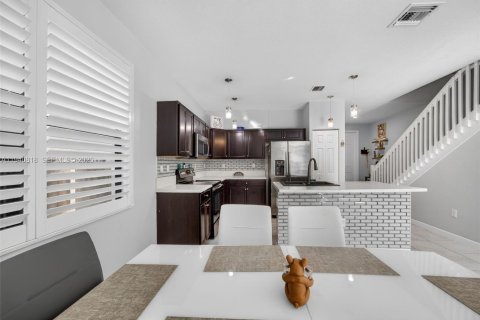 Casa en venta en Homestead, Florida, 4 dormitorios, 164.25 m2 № 1998406 - foto 3