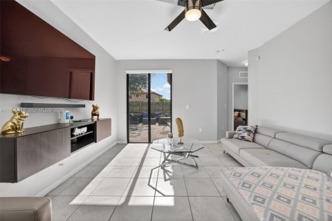 Casa en venta en Homestead, Florida, 4 dormitorios, 164.25 m2 № 1998406 - foto 17