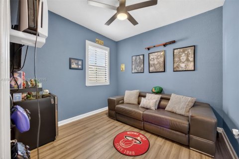 Casa en venta en Homestead, Florida, 4 dormitorios, 164.25 m2 № 1998406 - foto 5