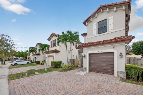 Casa en venta en Homestead, Florida, 4 dormitorios, 164.25 m2 № 1998406 - foto 10