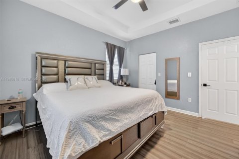 Casa en venta en Homestead, Florida, 4 dormitorios, 164.25 m2 № 1998406 - foto 28