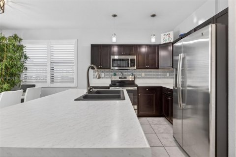 Casa en venta en Homestead, Florida, 4 dormitorios, 164.25 m2 № 1998406 - foto 19