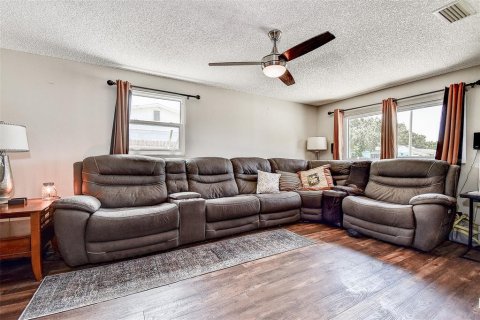Casa en venta en Pinellas Park, Florida, 2 dormitorios, 104.52 m2 № 1906563 - foto 16