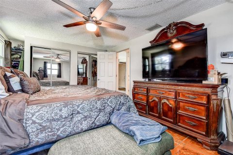 Casa en venta en Pinellas Park, Florida, 2 dormitorios, 104.52 m2 № 1906563 - foto 12
