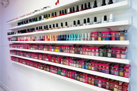 Immobilier commercial à vendre à Miami, Floride № 1981988 - photo 10