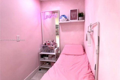 Immobilier commercial à vendre à Miami, Floride № 1981988 - photo 9