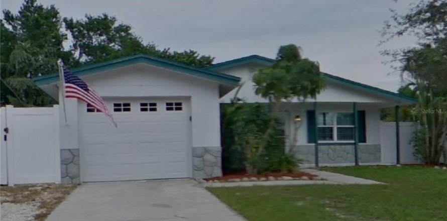 Casa en Tarpon Springs, Florida 3 dormitorios, 115.94 m2 № 1911002
