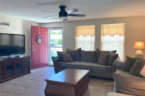 Villa ou maison à vendre à Port Charlotte, Floride: 3 chambres, 103.86 m2 № 1882745 - photo 4