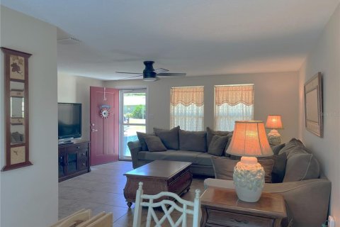 Villa ou maison à vendre à Port Charlotte, Floride: 3 chambres, 103.86 m2 № 1882745 - photo 18