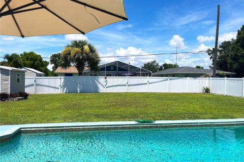 Villa ou maison à vendre à Port Charlotte, Floride: 3 chambres, 103.86 m2 № 1882745 - photo 9