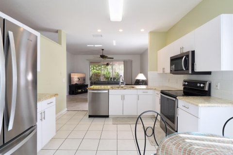 House in Port St. Lucie, Florida 2 bedrooms, 155.43 sq.m. № 2316895 - photo 11