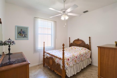 House in Port St. Lucie, Florida 2 bedrooms, 155.43 sq.m. № 2316895 - photo 14